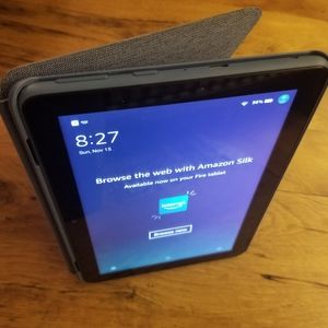 Amazon Fire HD 8 2020 64 GB with Case